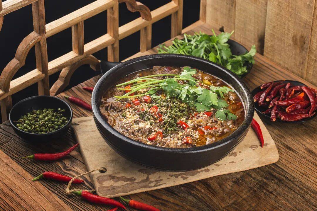 上海一餐馆被查！118份水煮牛肉里，1片牛肉都没有？