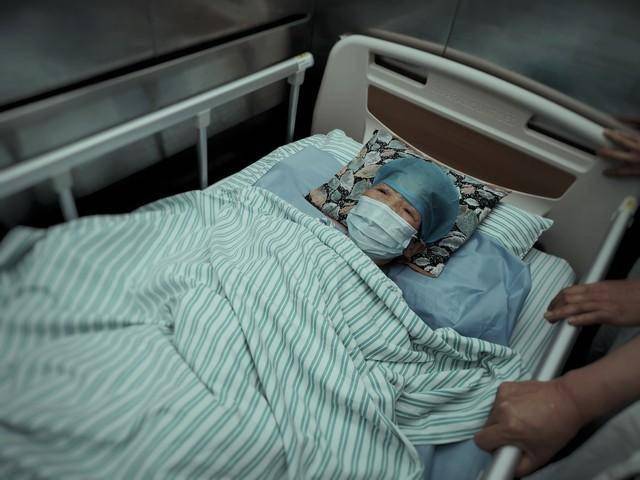 人类为啥至今仍无法攻克癌症？医生说出实情，早了解不吃亏