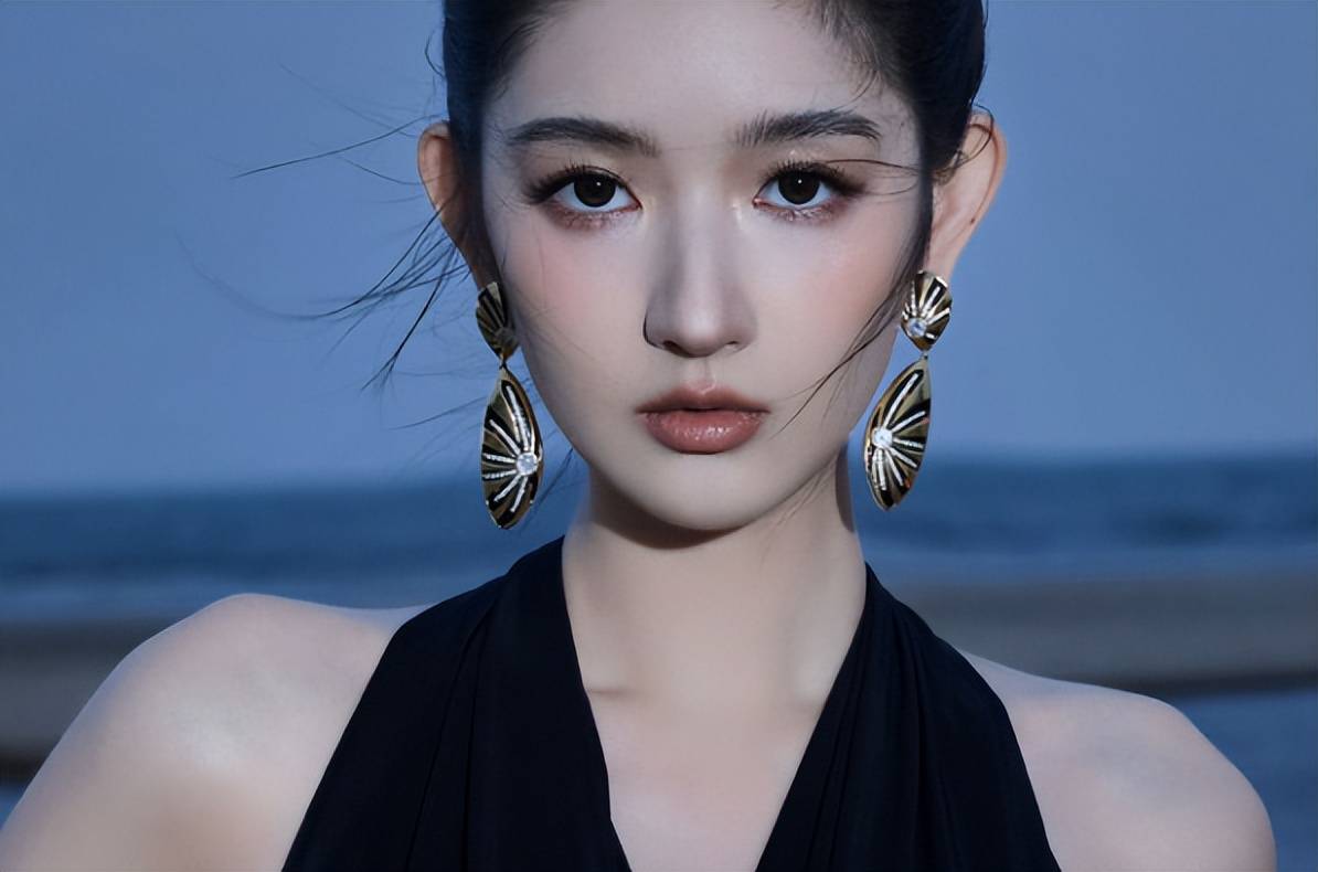 原创            星光大赏变豪华闹剧：来者有奖无含金量，抢C位争座位，摔跤抢镜