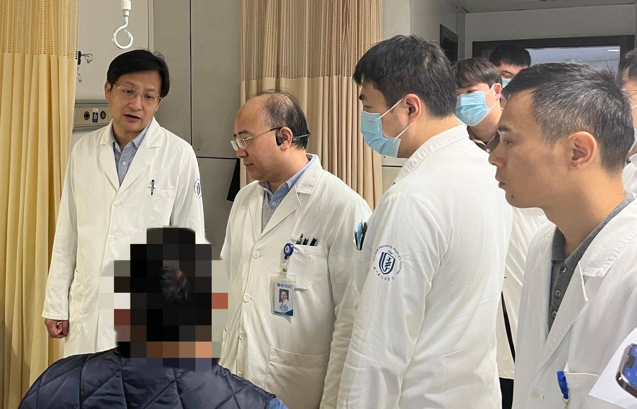 小伙突然胸闷气急，竟是主动脉瓣少了一个！医生：隐患在出生时就埋下