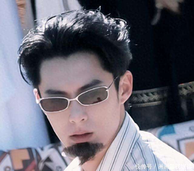 王鹤棣综艺胡子造型太搞怪！和沈月同框引期待，看到刘耀文：爱了