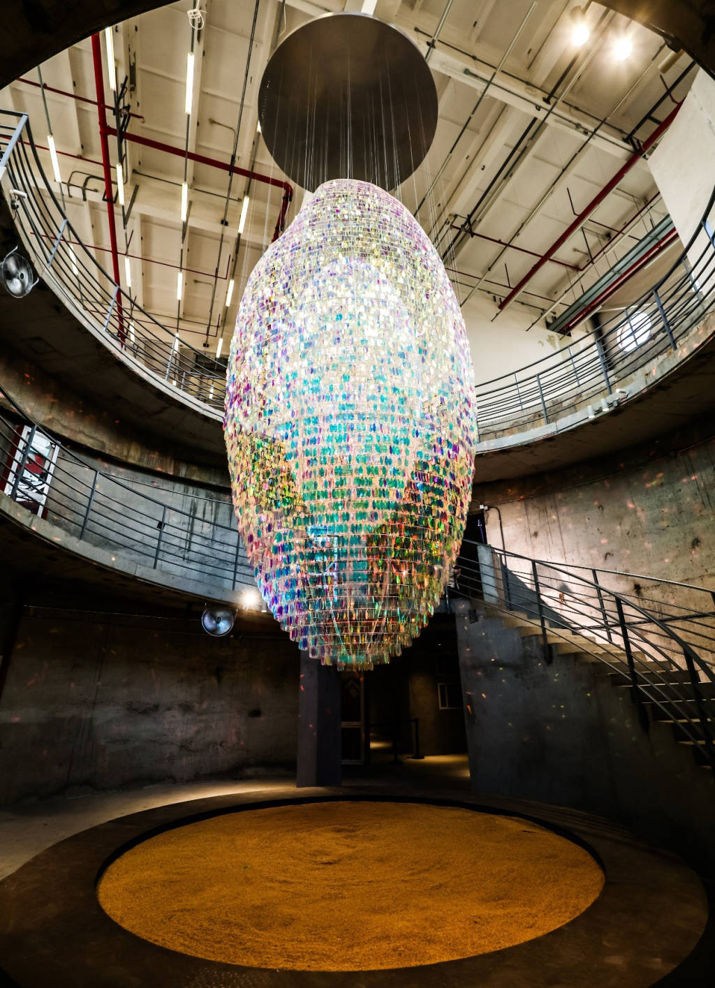 工业遗存到滨江地标，陆家嘴太古源以艺术展重构“城市锚点”