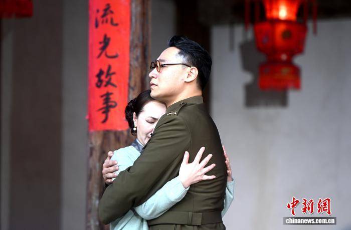 福州：《冷月无声——吴石传奇》吸引市民观看