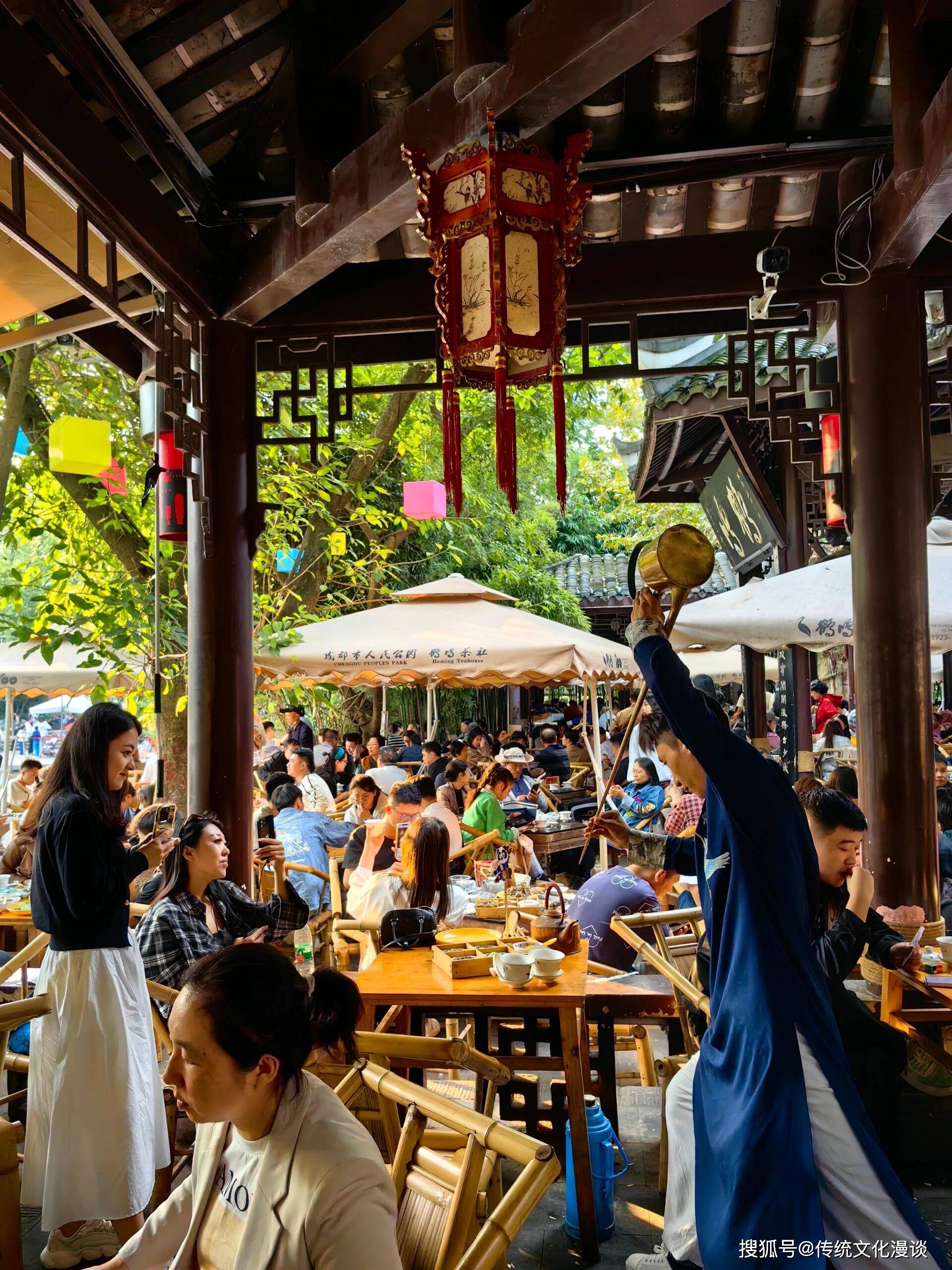 作家余胜海：感受都市茶馆里的悠闲时光与城市韵味