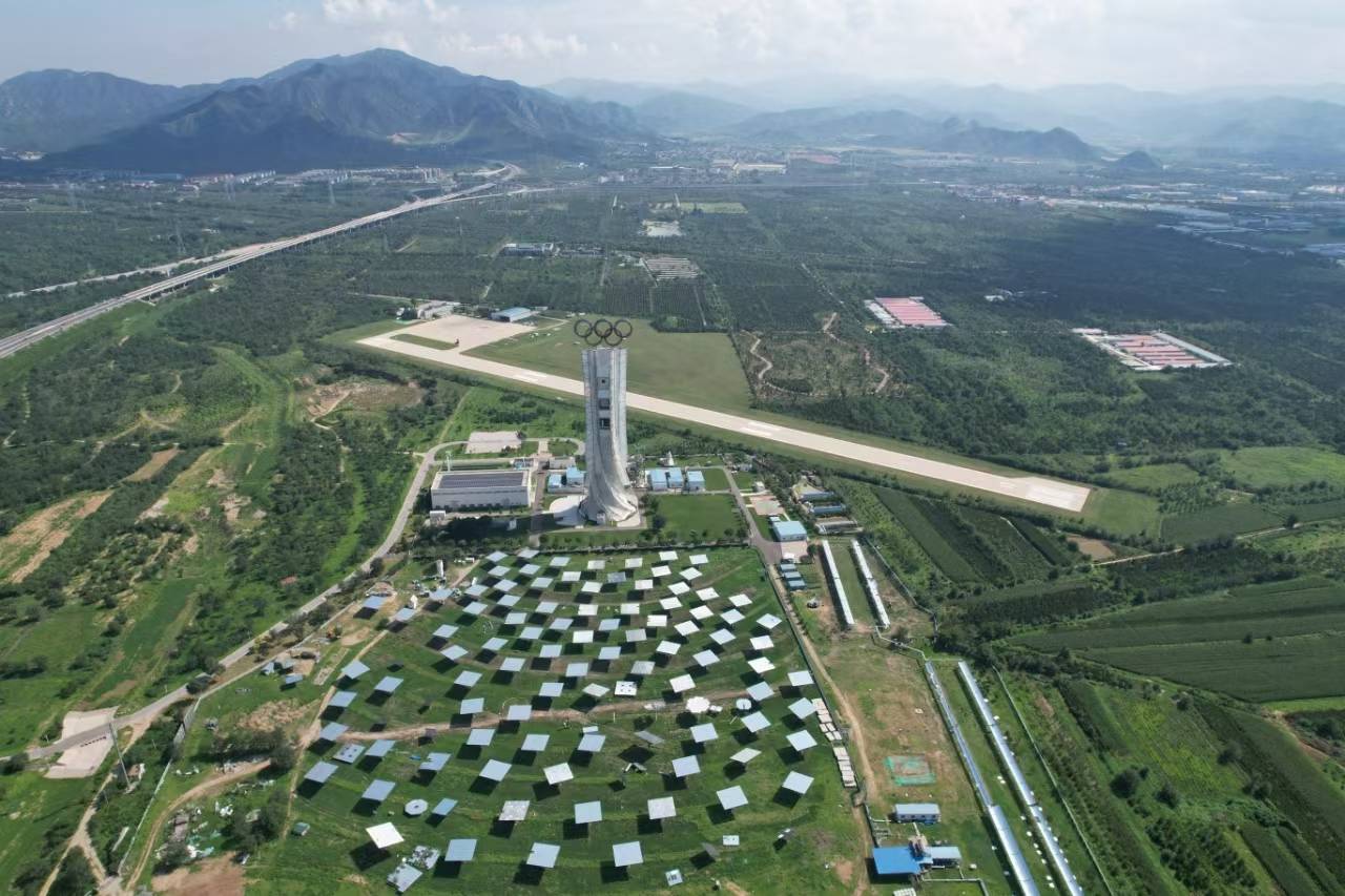 特写：用太阳能烧陶瓷的科学家