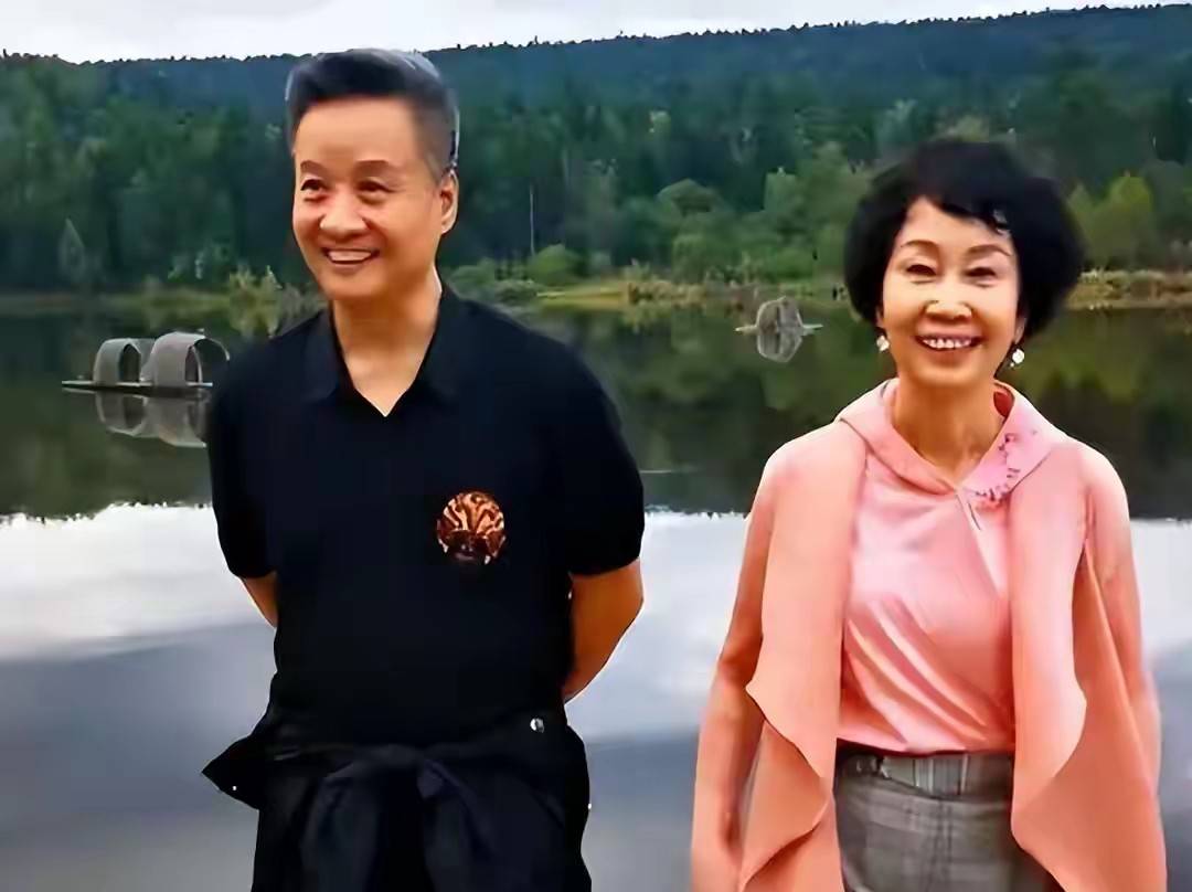 原创            父亲是前外交部部长，妻子是阎维文爱女，他却拒绝父辈光环靠自己