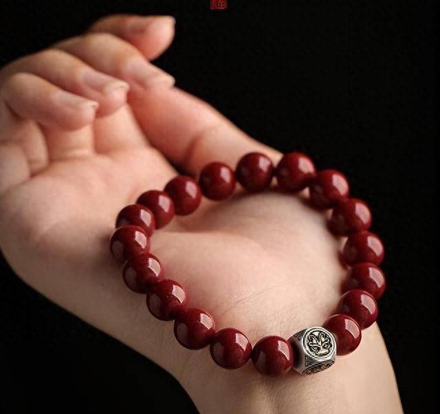 原创            建议停止佩戴这东西，辐射超强，戴一天相当于做近百次胸片？