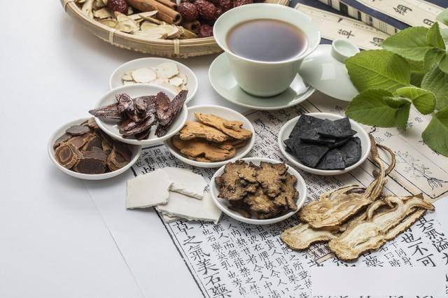 中医调理男性“早X”问题：6种常用中成药，教你对症选，别再乱补