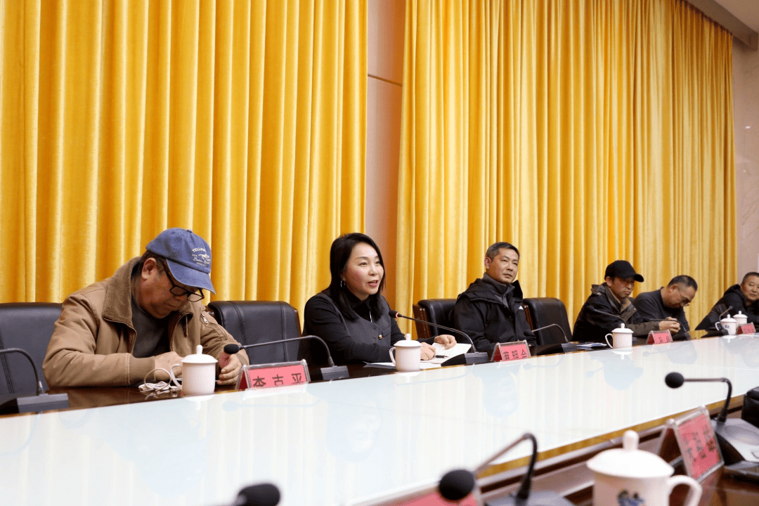 六盘水市钟山区、贵阳市花溪区摄协开展摄影艺术交流活动