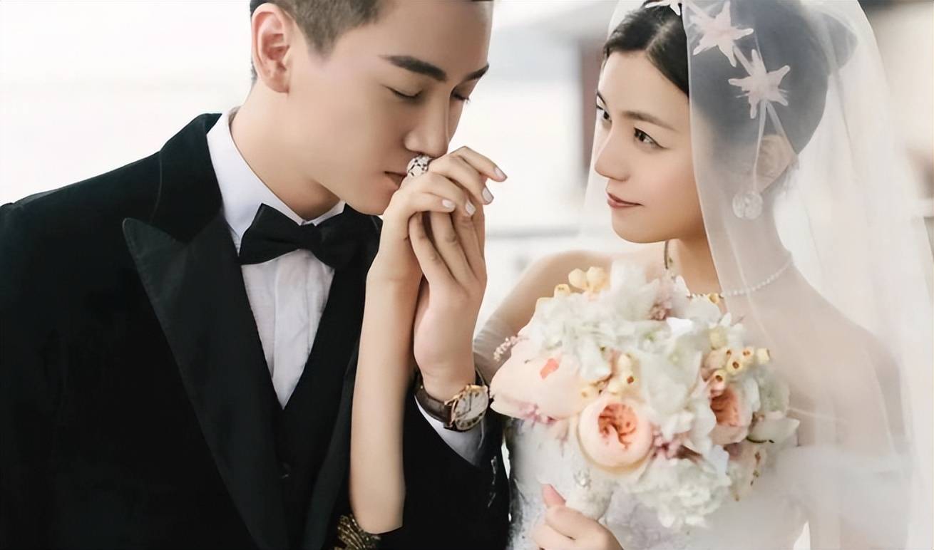 原创            离婚 9 个月，陈晓暴瘦 30 斤对决陈妍希逆袭：双剧争霸谁是真赢家？