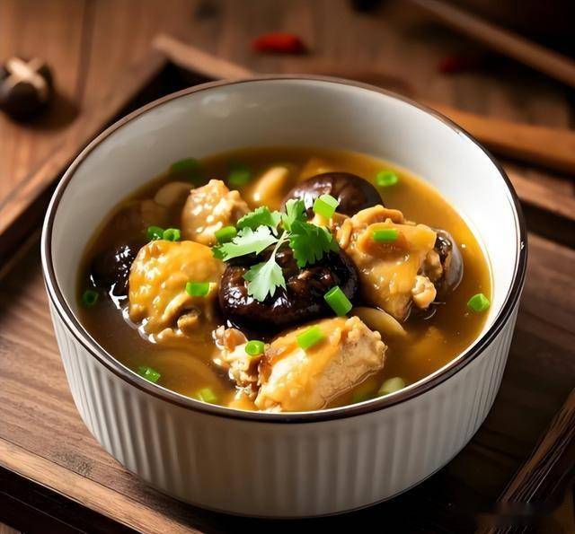 人老腿先衰，建议中老年人常吃这四种健腿菜，强健骨骼，身体棒