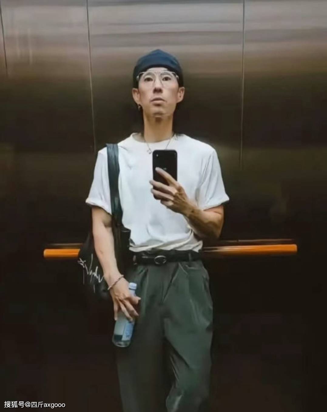 原创            老人味？吴建豪减重后大变样，双颊凹陷瘦脱相，本人解释角度问题