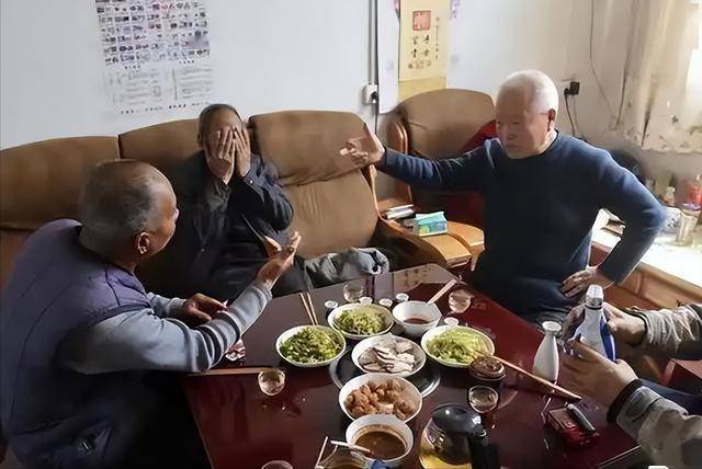 男性喝酒后，若经常出现3大异常，证明已不适合喝酒，尽快戒了吧