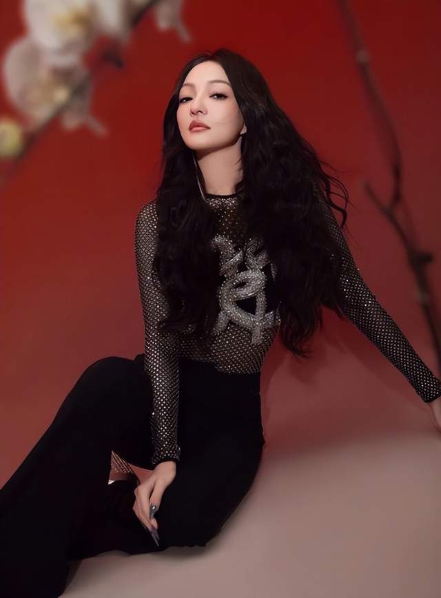 原创            张韶涵回应裁员裁到大动脉，未提前造型师，女神还挺会玩梗