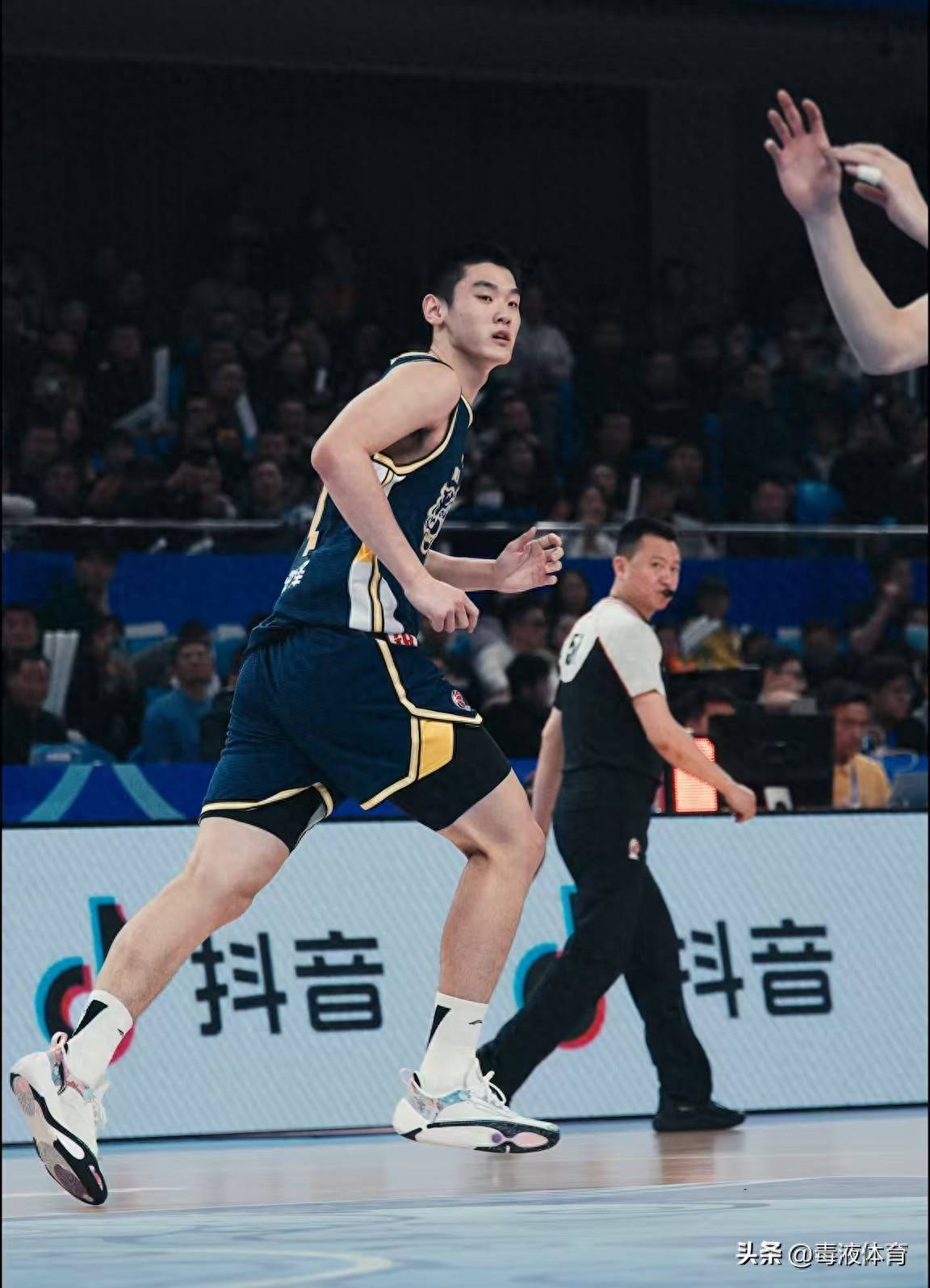 原创            除了王洪泽，杜锋还需尽快让陈家政上位，这两人才是未来冠军拼图