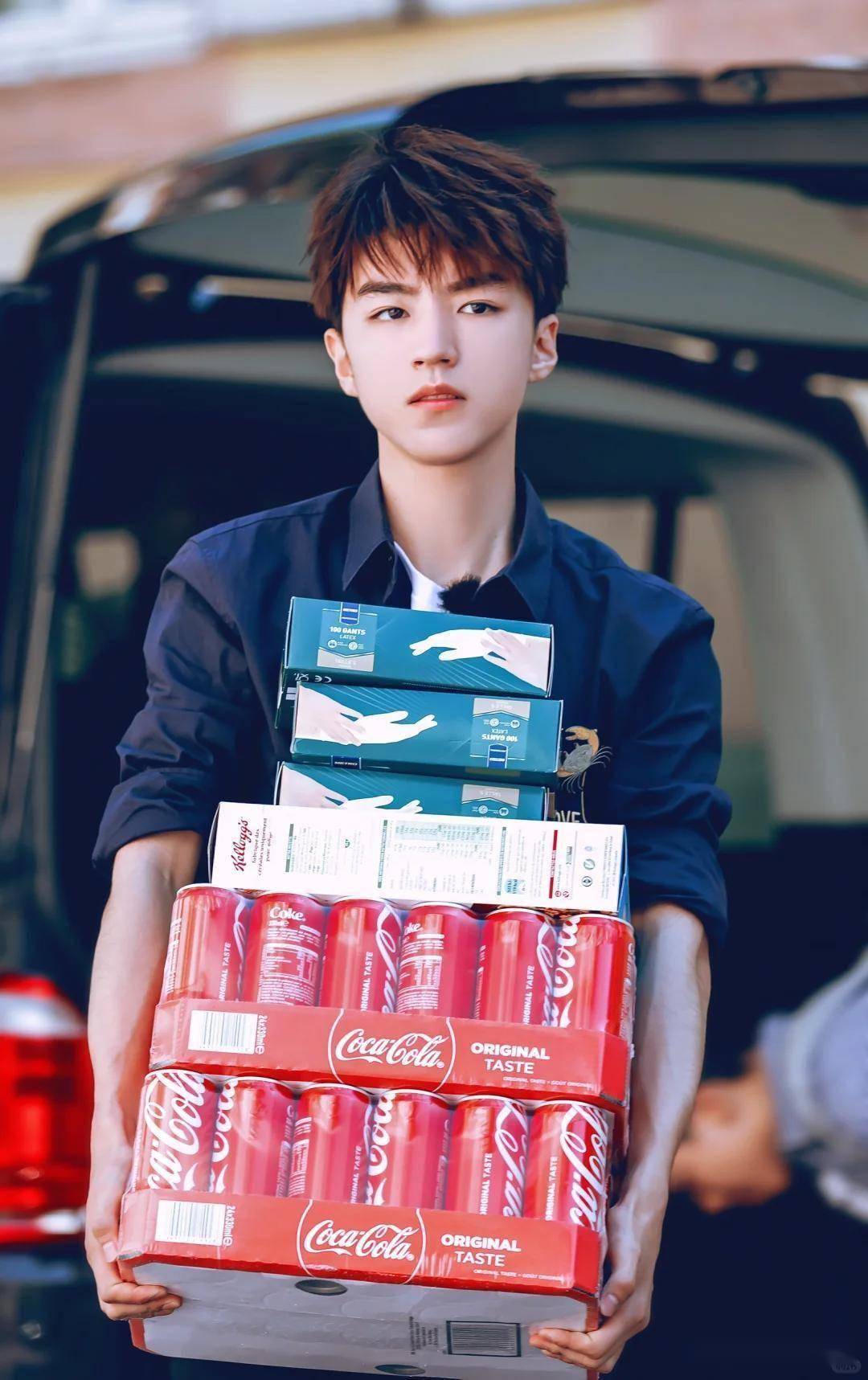 18年王俊凯与科尔马的夏天相遇，我们也与《中餐厅》的他邂逅