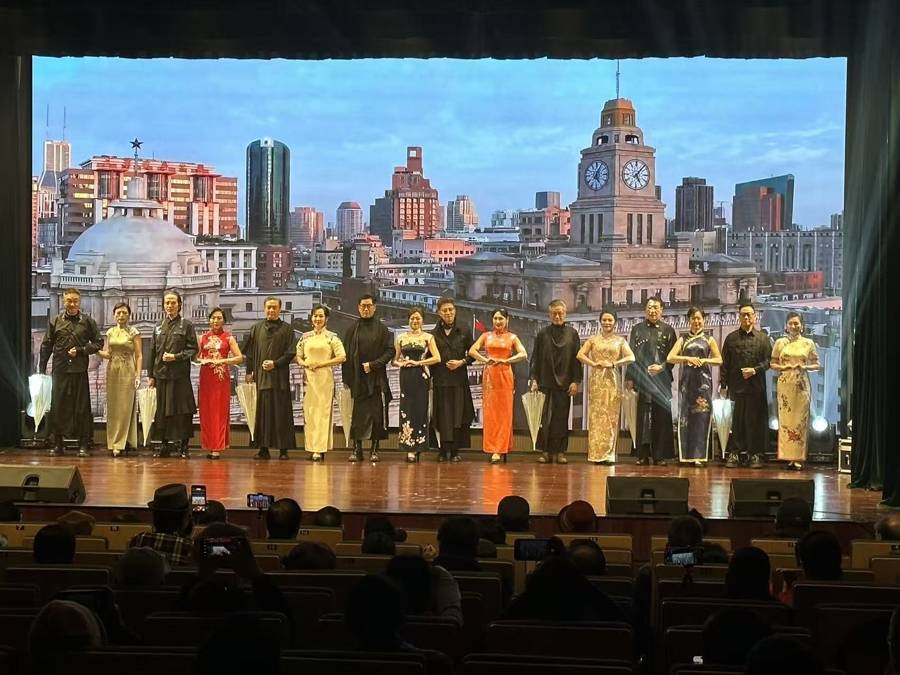 “志愿同行爱在徐汇”银龄艺术公益行活动举行