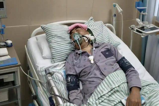 突发脑出血离世的人增多，医生训斥：吃他汀时，没有小心这几点！