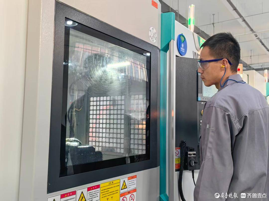 蝶变天衢·特写丨安颂人工陶瓷髋关节假体研发制造项目打破垄断