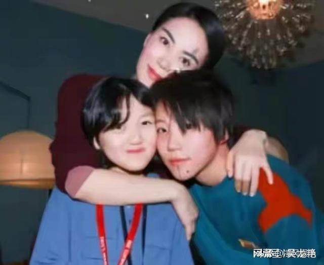 原创            李嫣近况证明，抽烟喝酒打麻将的王菲，确实是个很好的妈妈