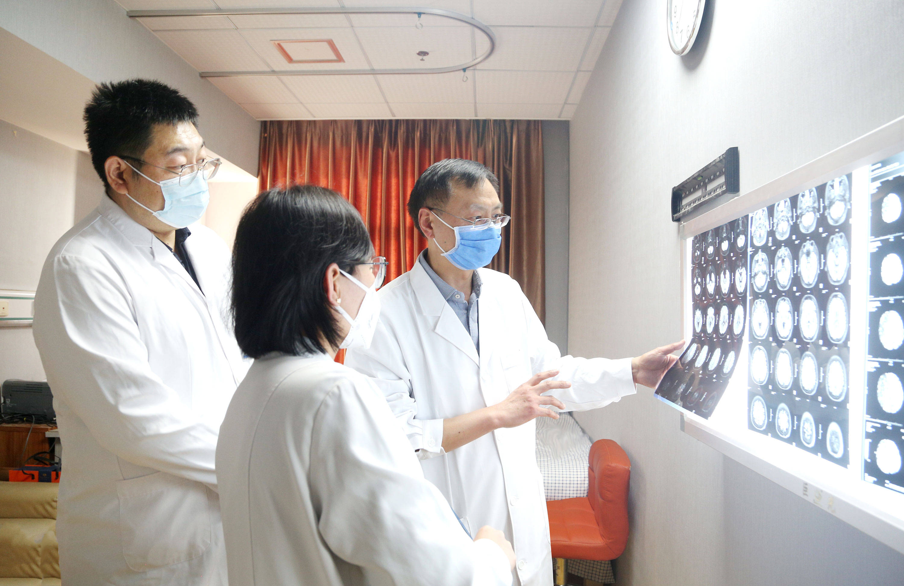 日常坚持4个小动作，预防脑中风