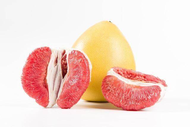 柚子立大功！医生发现：它对这6种慢性病有益，中老年人可常吃