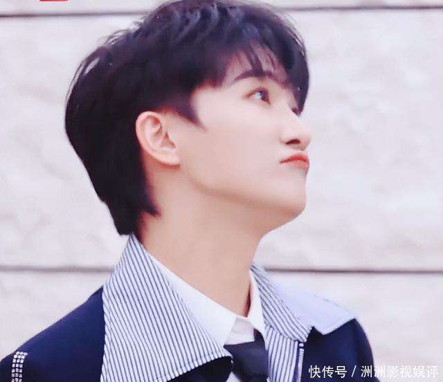 原创            刘宇宁一步顶周深两步？本尊亲自验证：没想到弹幕成真了！