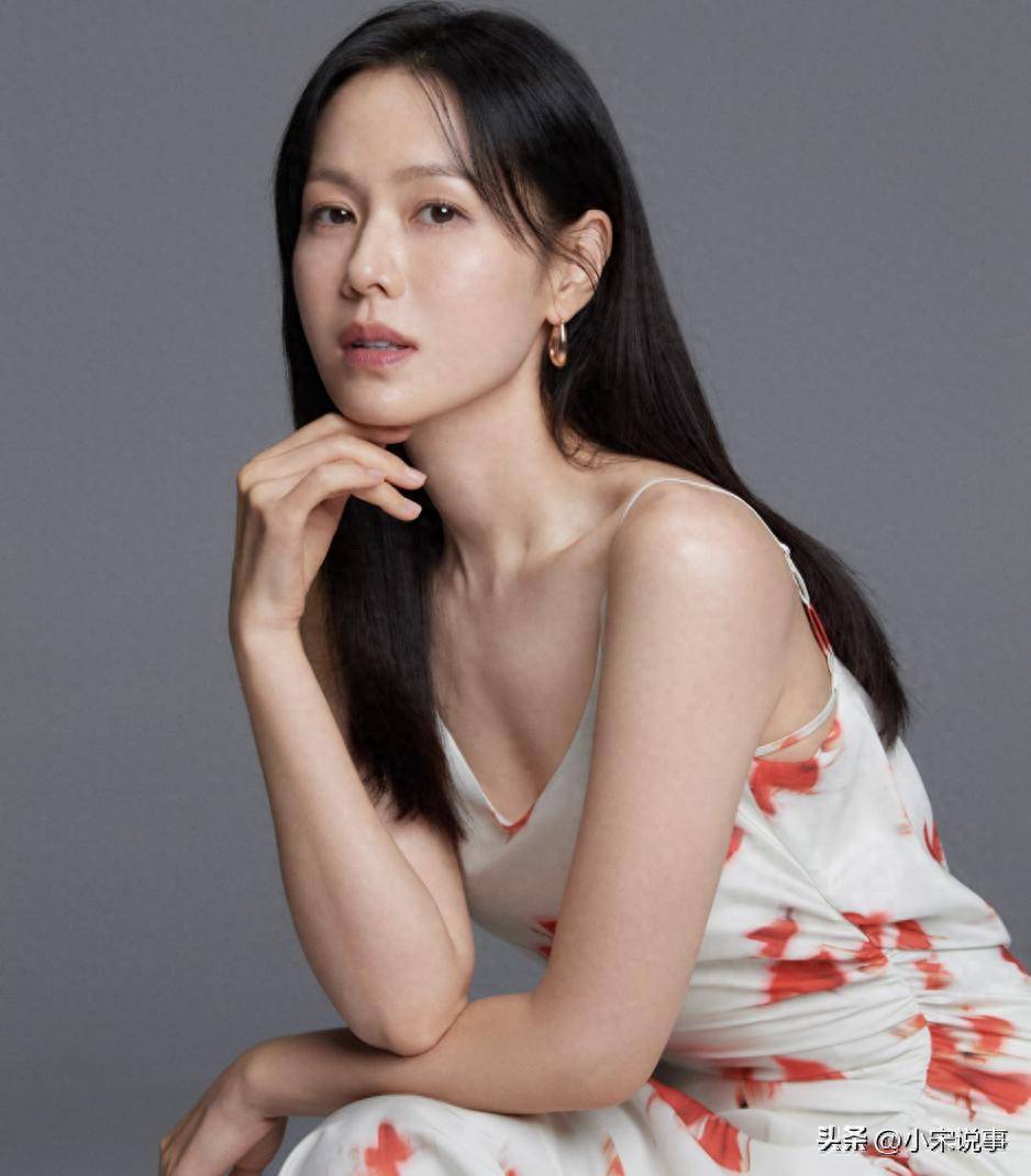 原创            韩国女星孙艺珍疯狂健身，大方秀出身材曲线，难怪玄彬要形影不离