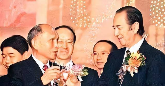 原创            回顾何鸿燊请霍英东喝茶，突然有江湖人怒摔茶杯，随后霍英东离开