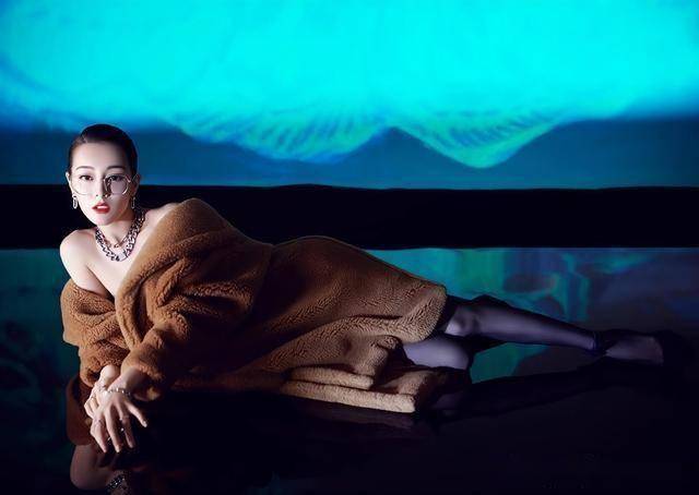 迪丽热巴｜丝袜写真