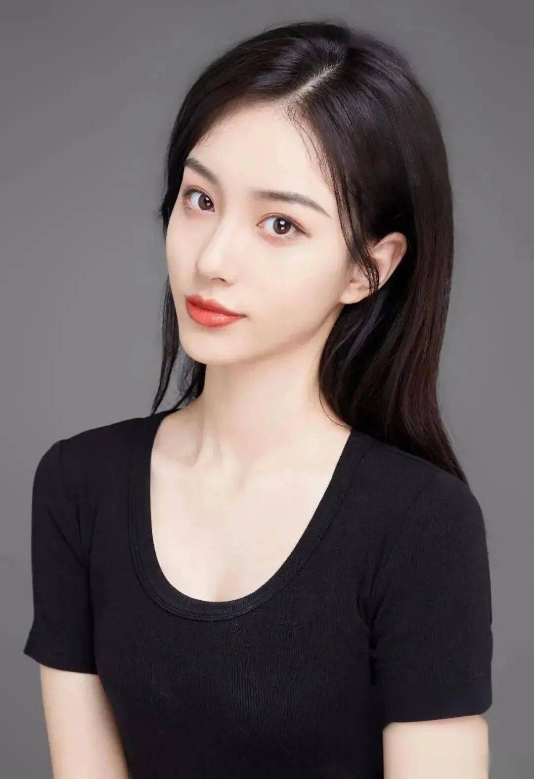 原创            王梓莼正片镜头疑似被删光！骂女嘉宾崩溃大哭太狂妄无知