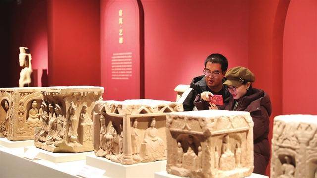 南涅水石刻艺术展 多维度解读佛教文化的融与变