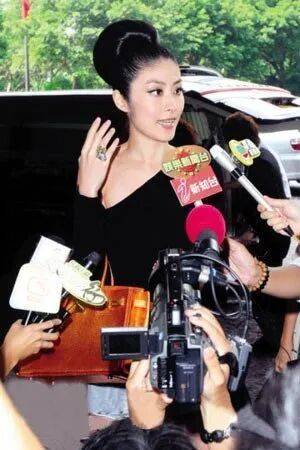 瞅瞅这娱乐圈的大小姐…