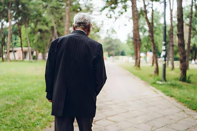 一碗顶一箱牛奶！这菜是天然“钙王”，老人常吃腿脚有劲，骨头硬