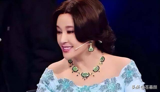 原创            钱再多有什么用？刘晓庆意外摔倒、反应迟缓，令人担心的事发生了