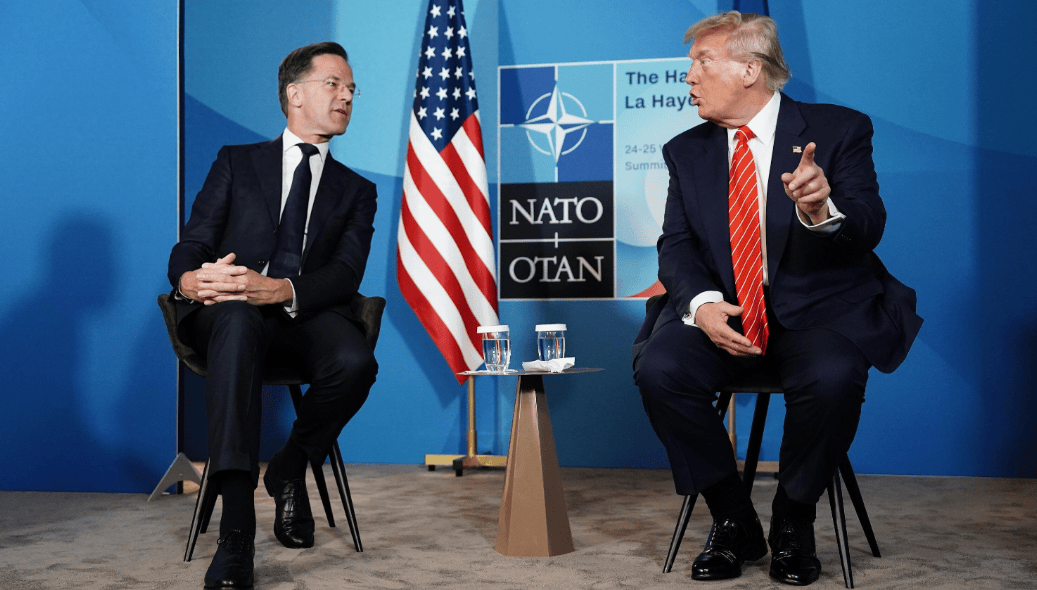 美国正密谋一个新五常：中美俄三国还在，但英国和法国不能上桌了！