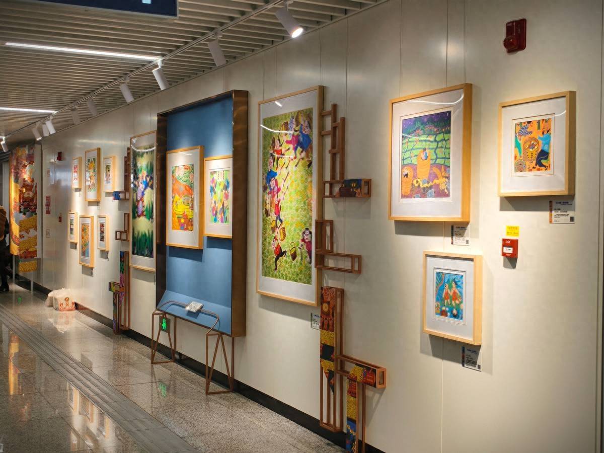 六合农民画“驻站”永初路，乡土艺术沿地铁脉搏律动都市