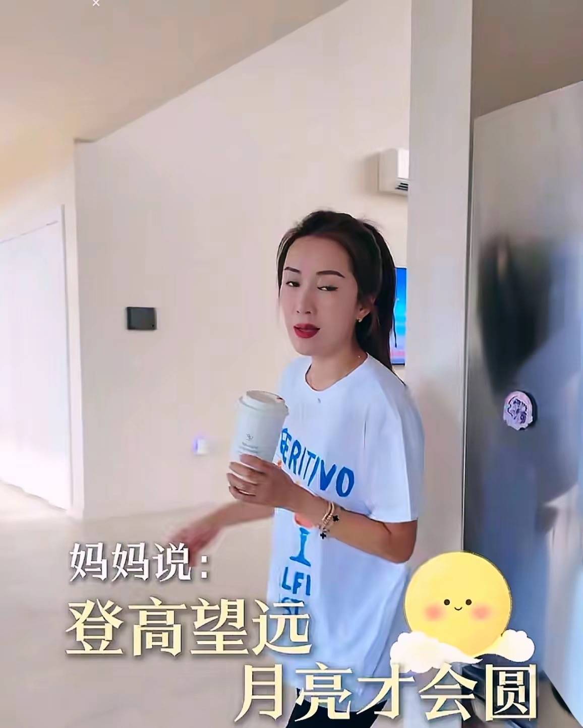 原创            李念国外豪宅曝光，上千平院子配私人泳池，三胎儿子正脸像爸爸