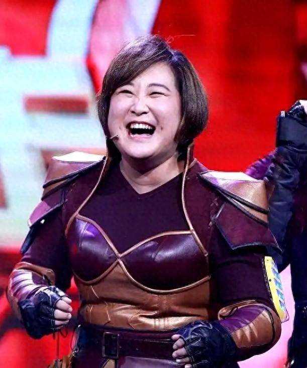 原创            拒春晚、解散公司，和沈腾“决裂”，43岁的贾玲把自己作没了？