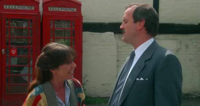 原创            英式喜剧的自洽，人类的本质是吃瓜