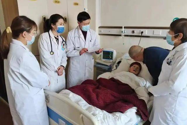 半夜脑梗的人飙升！医生反复强调：吃完晚饭后，尽量少做这几件事