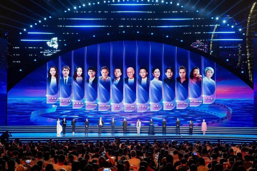 第七届海南岛国际电影节开幕！陈宝国郭涛梅婷李乃文等群星汇聚三亚
