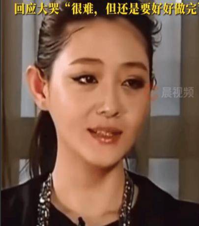 小S录音跨年夜旁白，念文案数次哽咽情绪崩溃，具俊晔全程陪伴