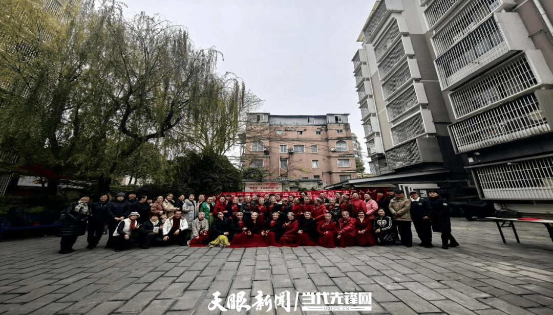 贵州老年大学文化艺术团走进社区 以文艺之力弘扬宪法精神
