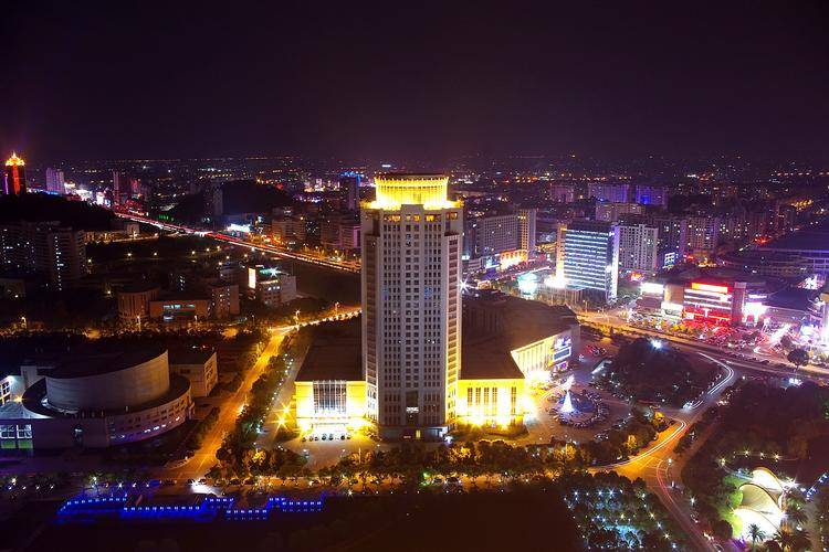 笔墨丹青绘新乡：画家吕文扬的牧野寻根之旅