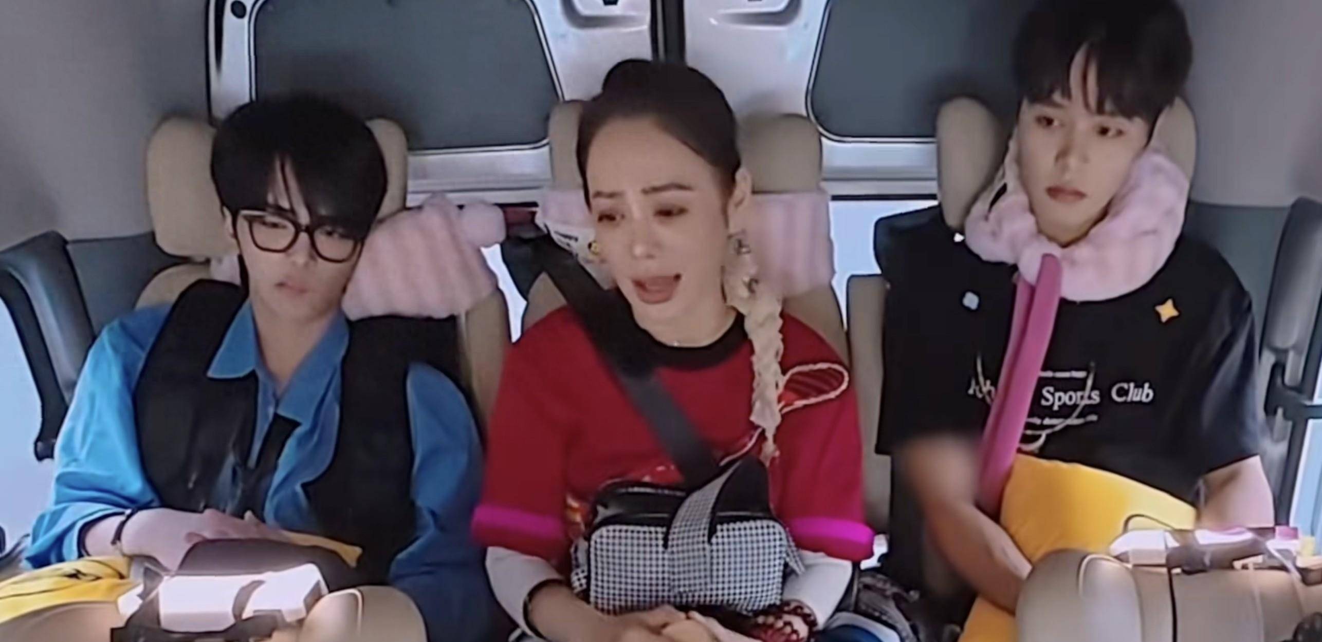 不愧是第一届春晚女主持，没有刘晓庆接不住的话茬，宁静都被秒了