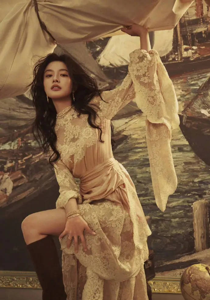 林允穿波点裙俏皮灵动 田曦薇化身豹纹女郎气场强