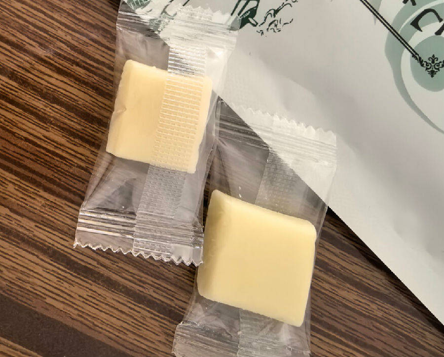 研究显示每日食用高脂肪奶酪或可降低失智风险