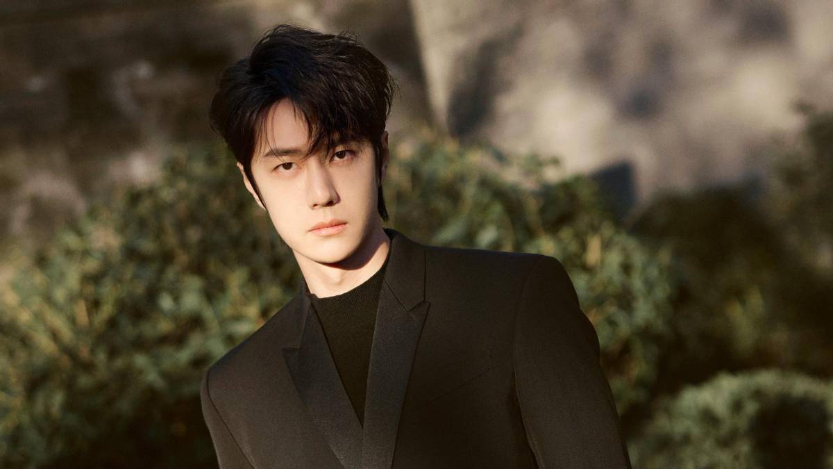 王一博极限运动预告片曝光，攀岩时壁滑脱手坠海，被传下半身受伤