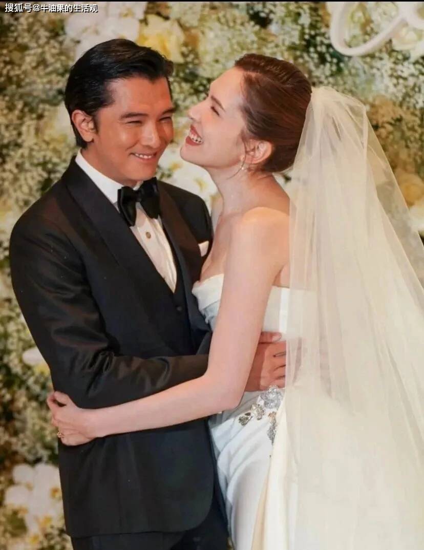 原创            王力宏前妻出席邱泽许玮甯婚礼，模样面相都变了，孩子至今未上学